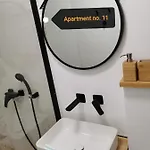 No 08 - Amarilia Apartment *